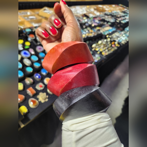 Rich Orange Faceted Acrylic Bracelet - Picture 13 of 16